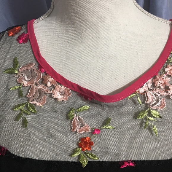 1 LEFT New  floral  embroidered dress - Picture 7 of 8